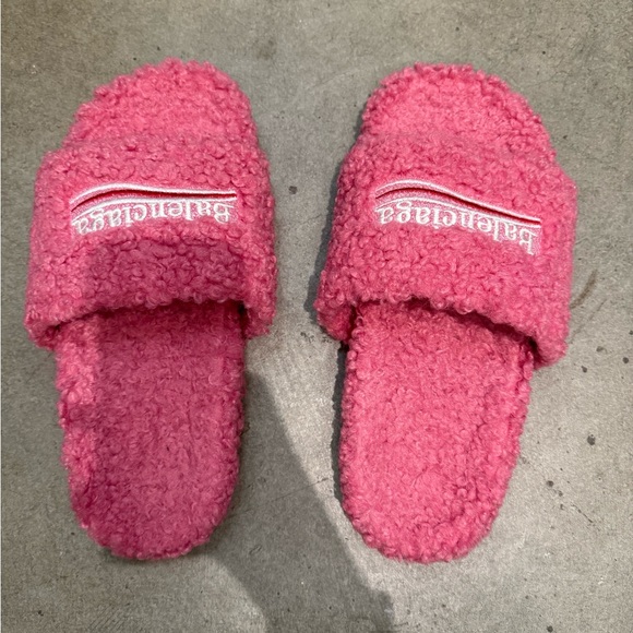 Pink Fuzzy Slides - Picture 2 of 5